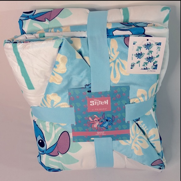 🆕 Disney “Stitch” Hawaiian Floral Graphic Minky-Lined Puffy Quilted Blanket - Picture 6 of 12